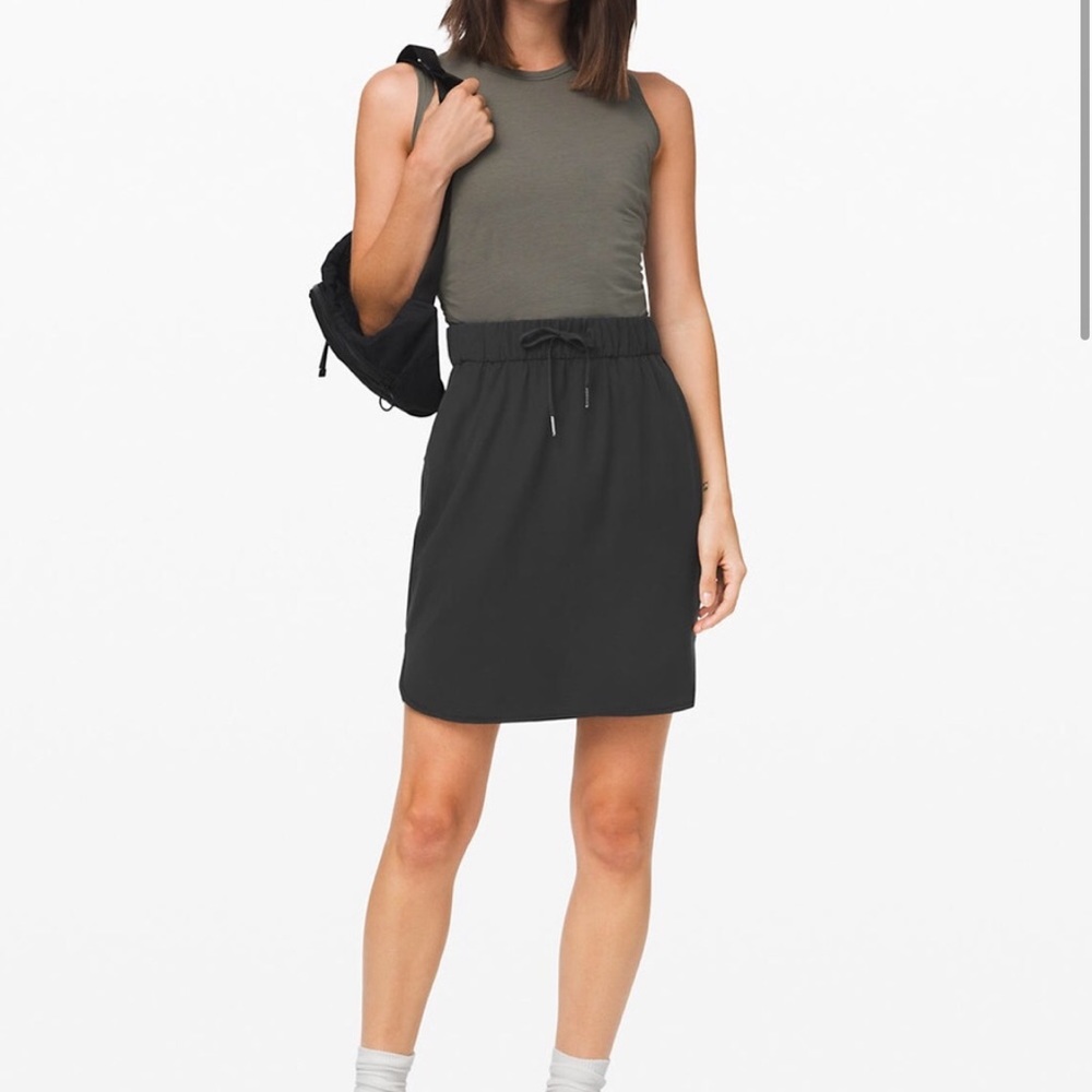 Lululemon On The Fly black Skirt